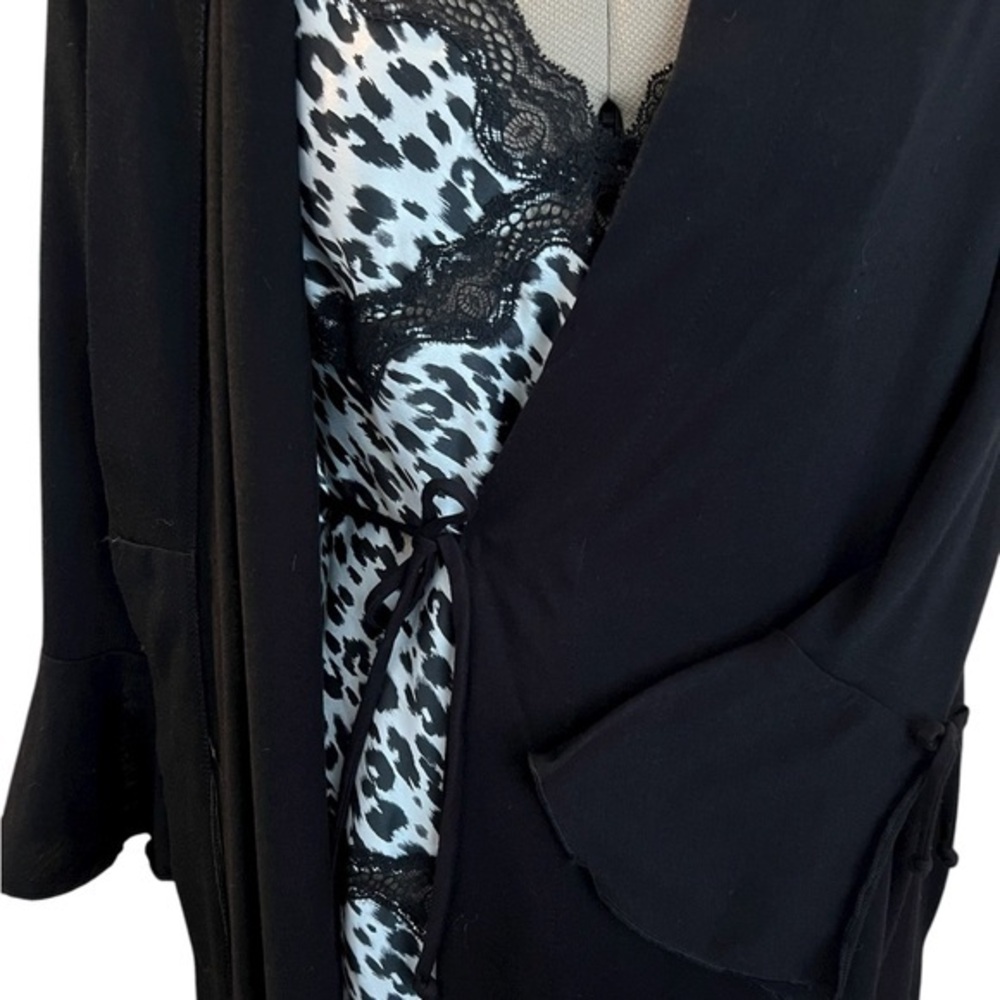 Jones New York Maxi Long Sleeve, Pockets, Inside Tie Black Robe Size S/M.